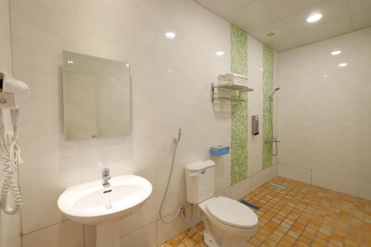 Bears Line B&B Train Station Hualien City Exterior photo